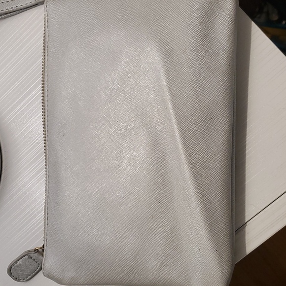 Nwot Under One Sky Wristlet - Picture 2 of 3